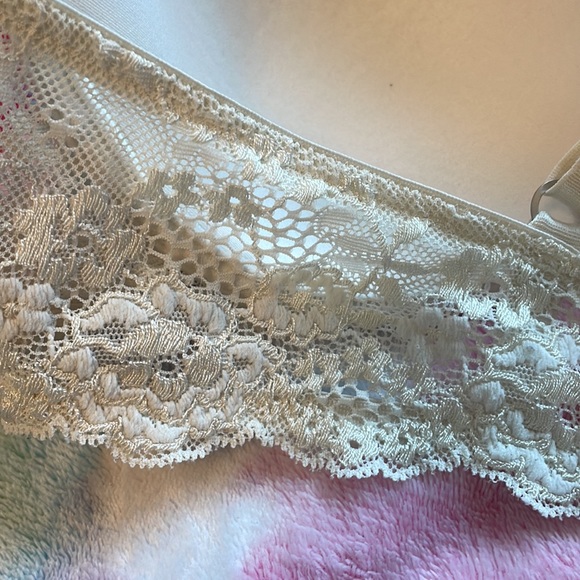 Wacoal Bra 38C - Picture 3 of 7